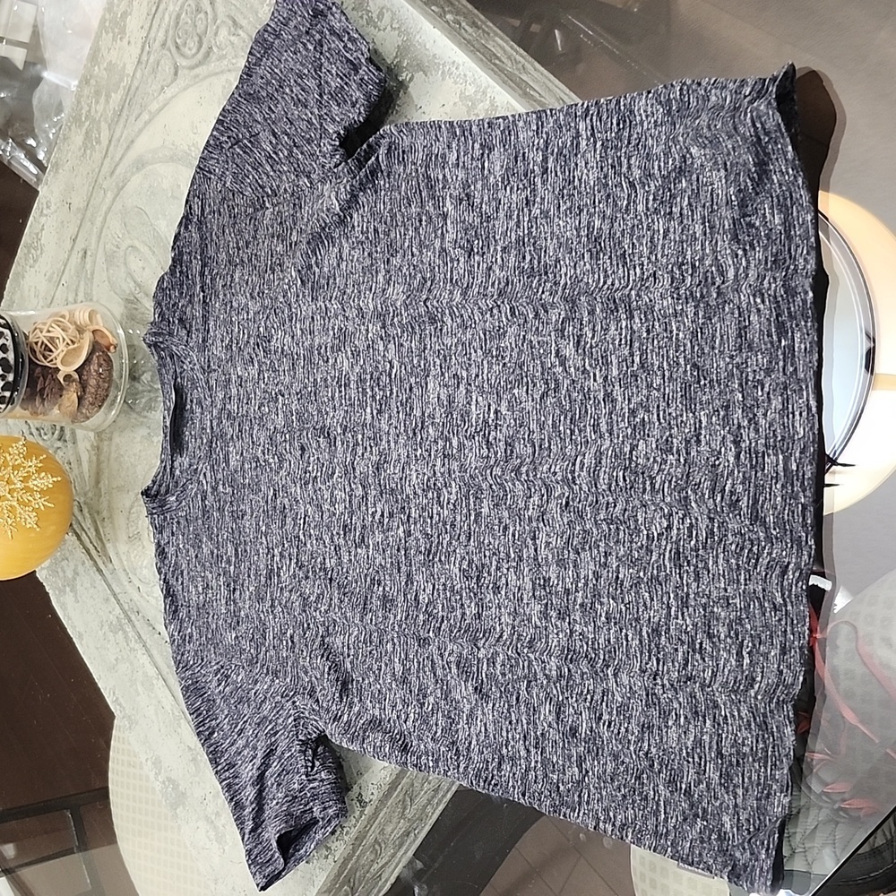 Icebreaker men's  Merino linen blend Heather T-Shirt small like new